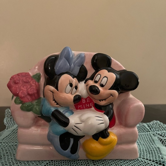 Vintage Ceramic FTD 2000 Mickey & Minnie Be Mine Planter - Picture 1 of 2